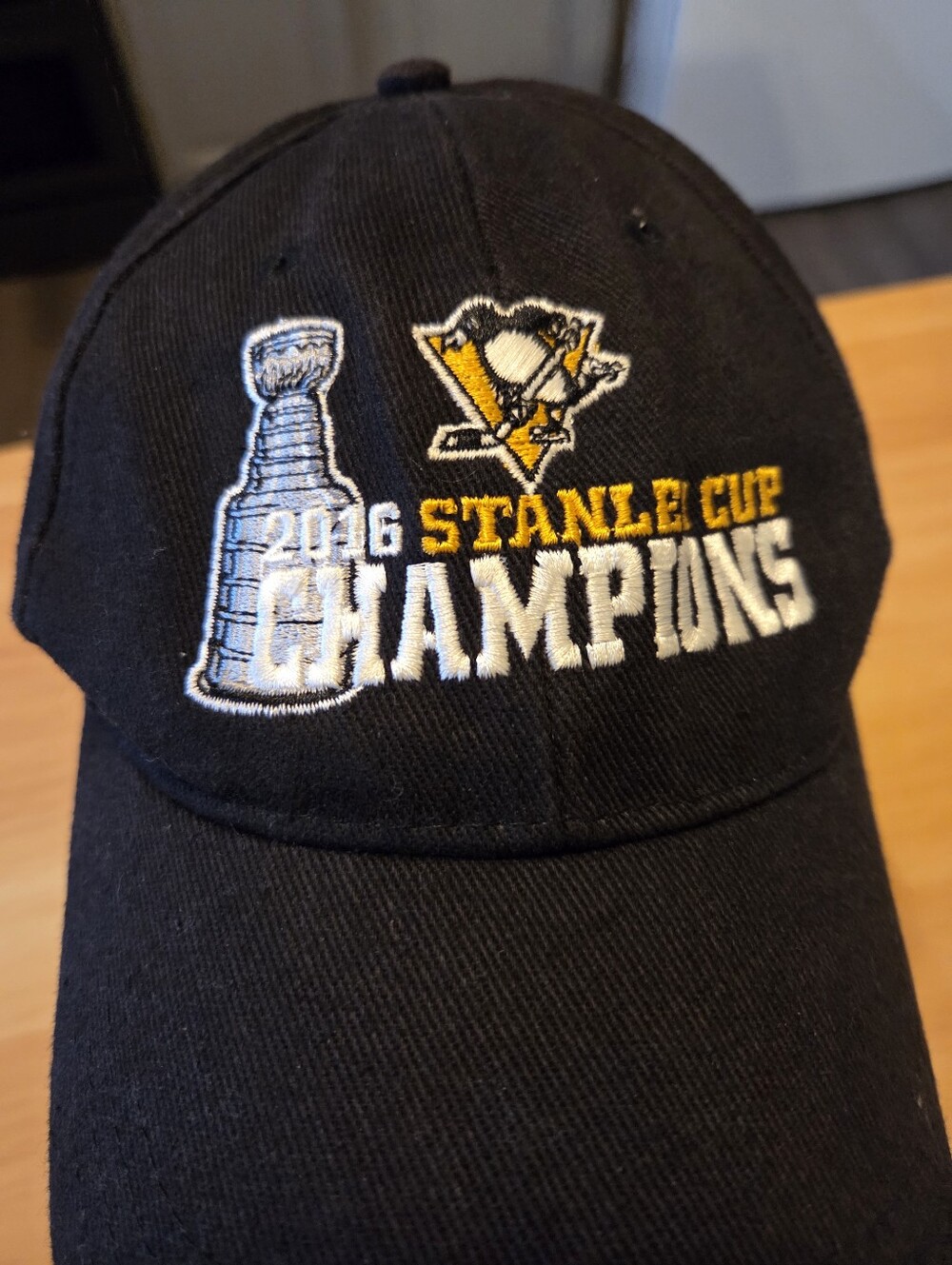 FAN FAVORITE 2016 STANLEY CUP CHAMPIONS NHL PITTSBURGH PENGUINS CAP ADULT OSFA